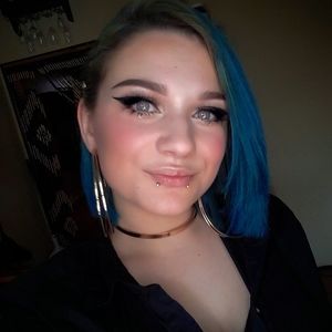 Meet your Posher, Carmella